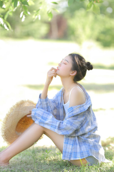 丝足美女